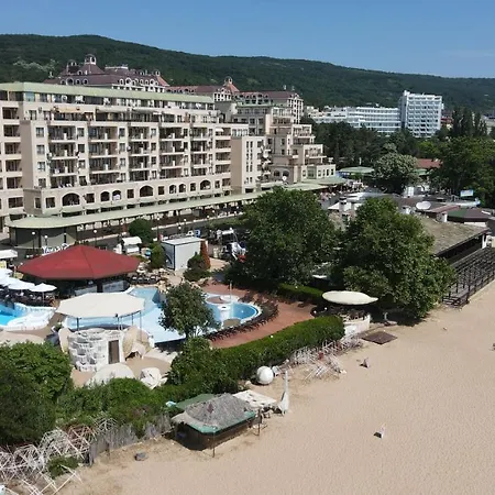 Fs Beachfront Luxury With Panoramic Sea View Apartmán *